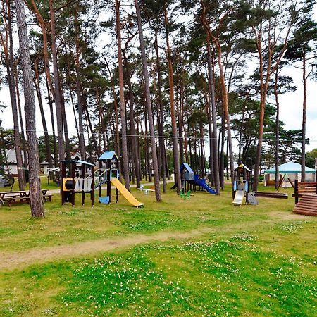 Forest Family Resort - Domki Caloroczne Ustka Extérieur photo