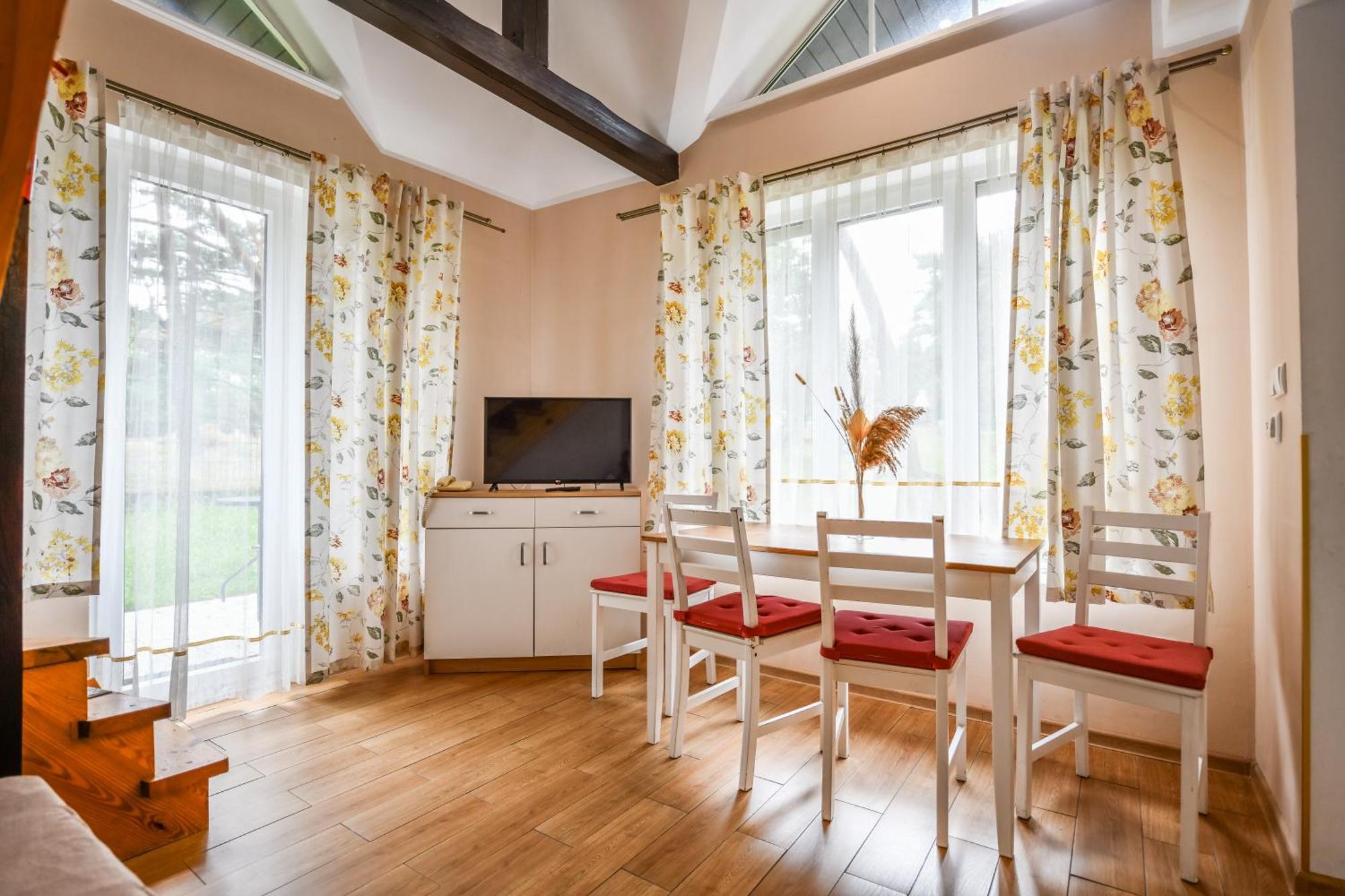Forest Family Resort - Domki Caloroczne Ustka Extérieur photo